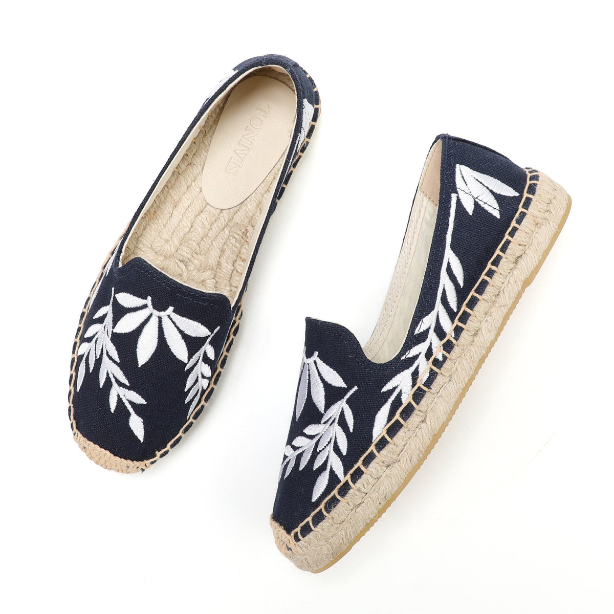 W-P9909 White Leaves - product photo